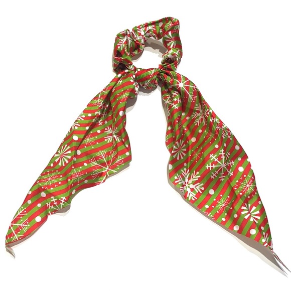 Christmas Holiday Scarf Scrunchie Ponytail Holder 2 in 1 Snowflake - Picture 1 of 5
